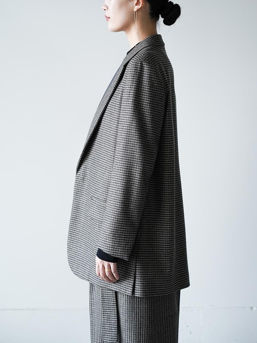 THE RERACS THE FACING TUXEDO