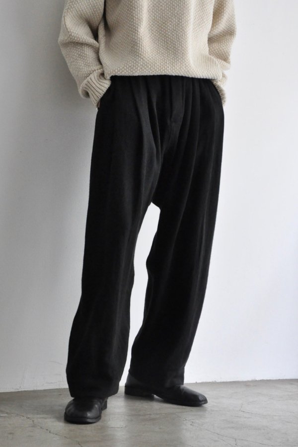 JAN JAN VAN ESSCHE / LOOSE FIT PLEATED TROUSERS WITH DRAWSTRING / BLACK BRUSHED LINEN