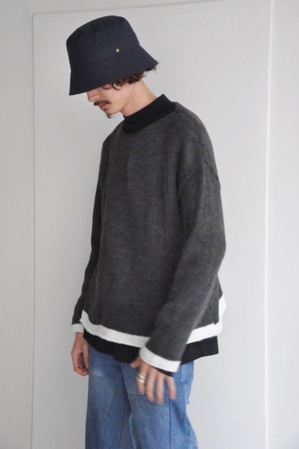 SEEALL  / OVERSIZED LS CONTRAST T-SHIRTS / DARK GRAY + MOHAIR WHITE