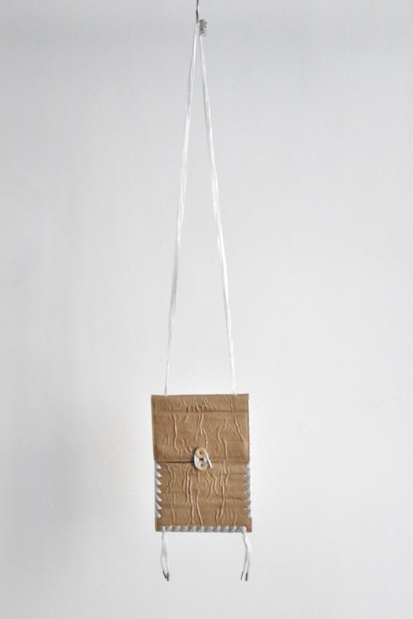 beta post / Cardboard shoulder bag / BEIGE