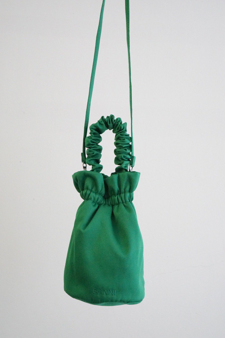 GANNI / OCCASION RUCHED TOP HANDLE BAG / KELLY GREEN ...