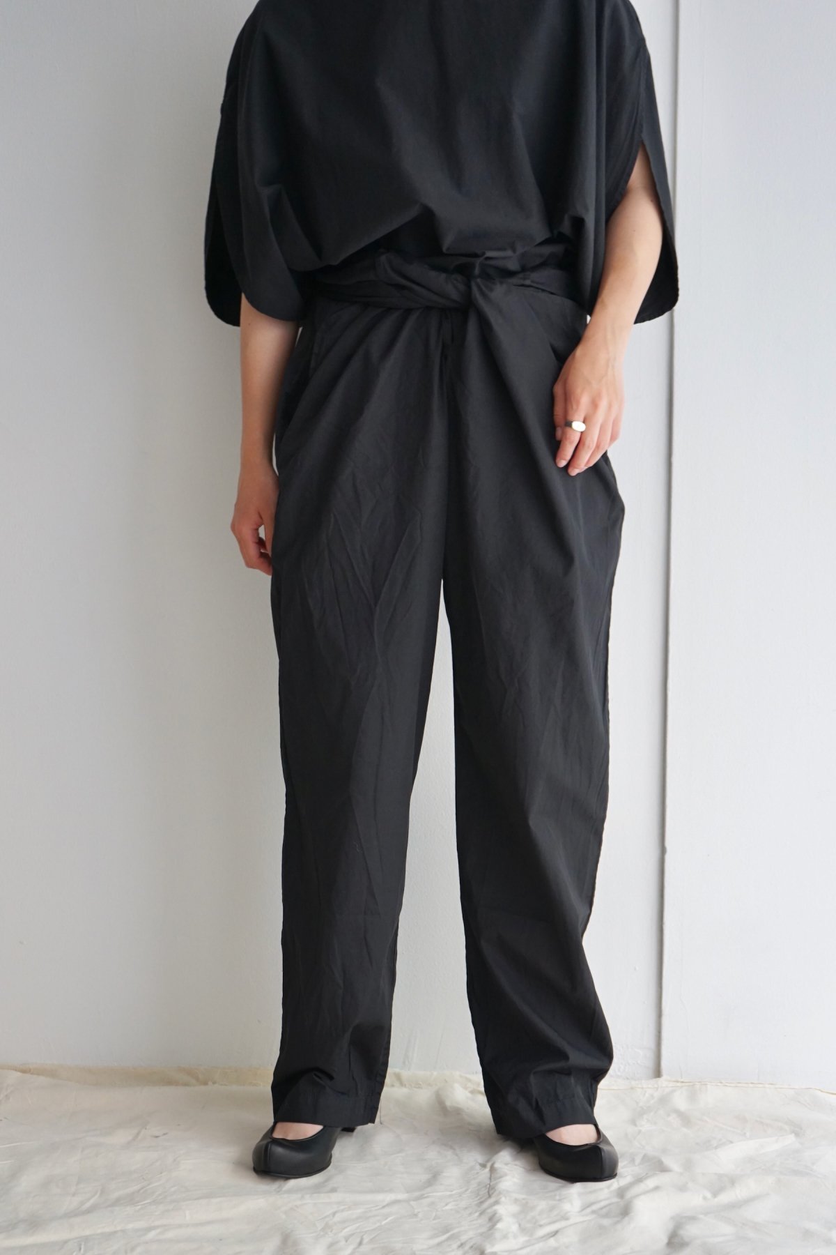COSMIC WONDER / Suvin cotton broadcloth wrapped pants / BLACK