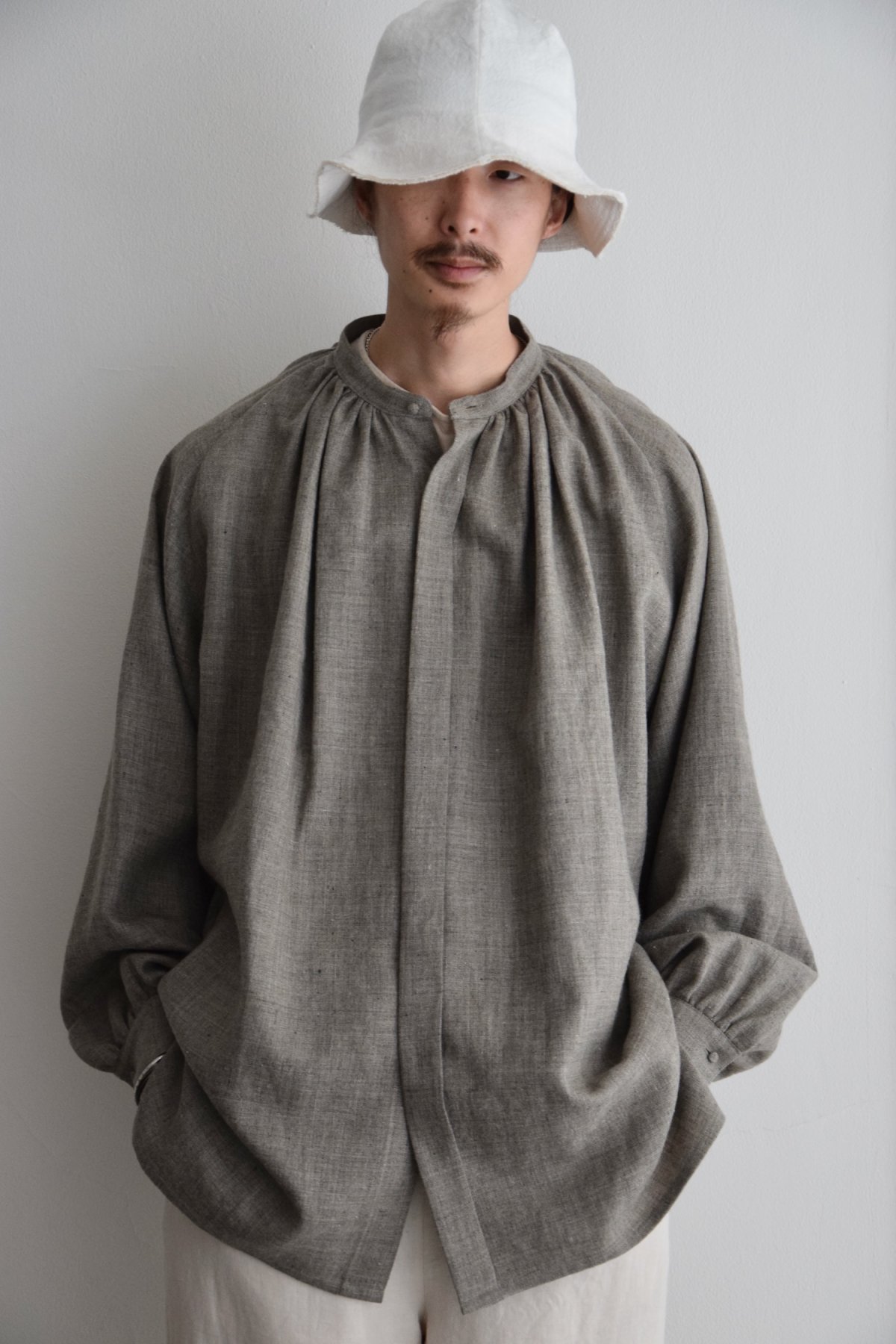 COSMIC WONDER / Linen wool sharkskin classic shirt / Gray