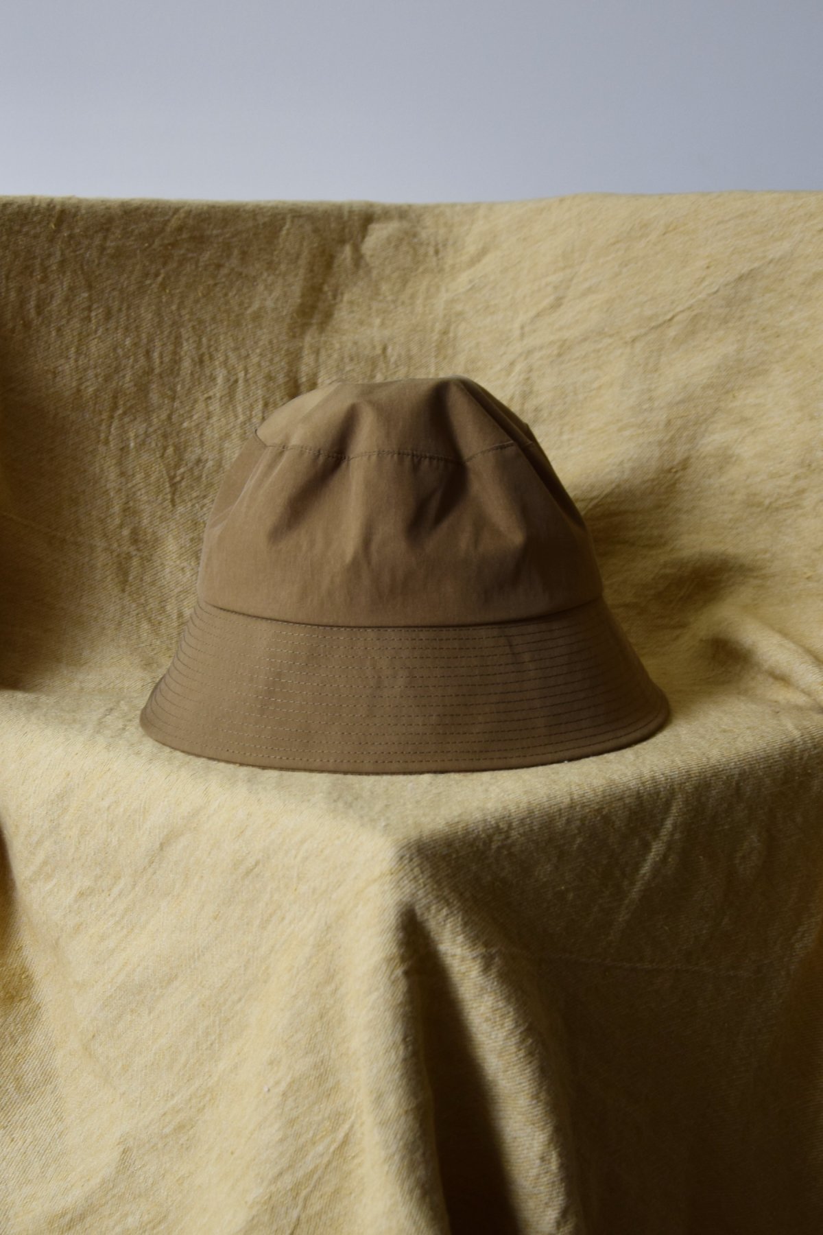 Nine tailor / Elm flap hat / Camel