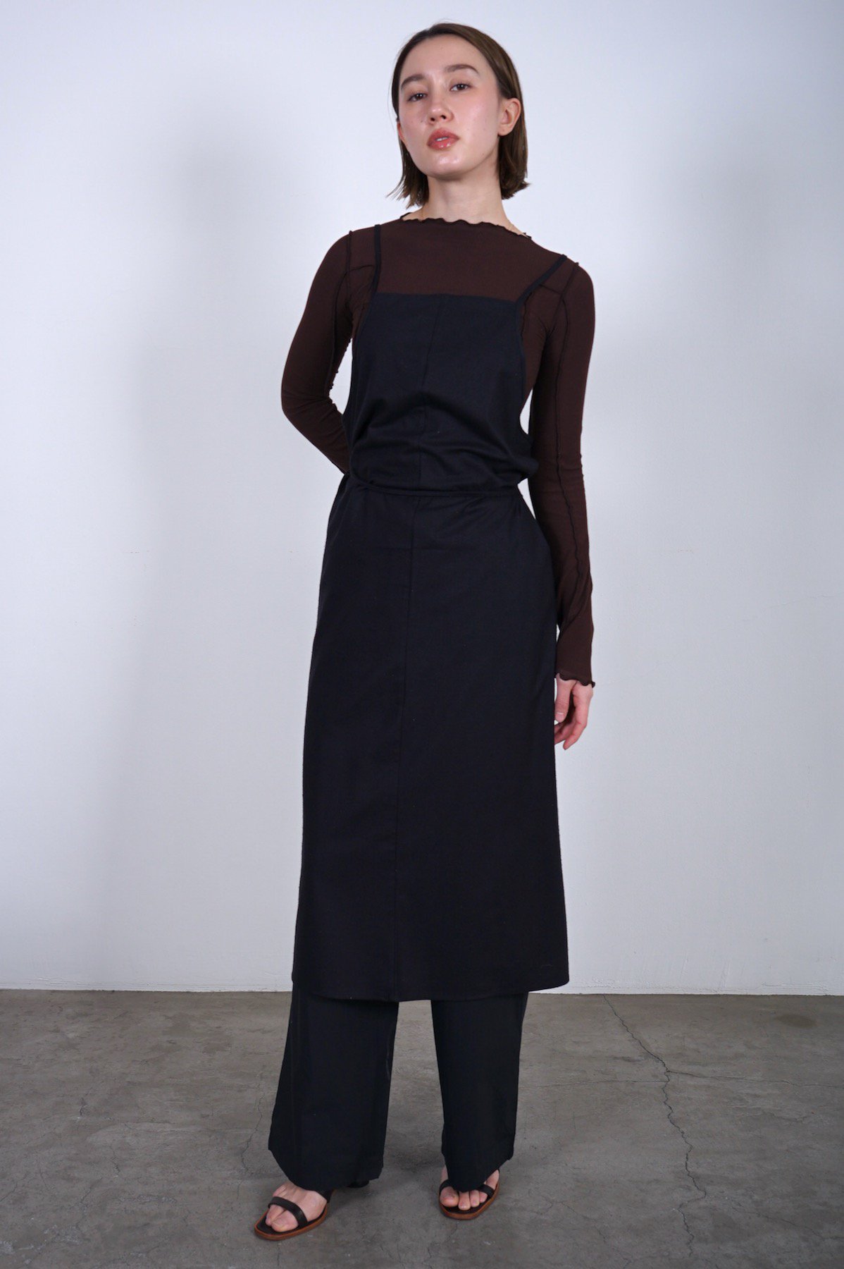 BASERANGE / YUMI APRON DRESS / BLACK