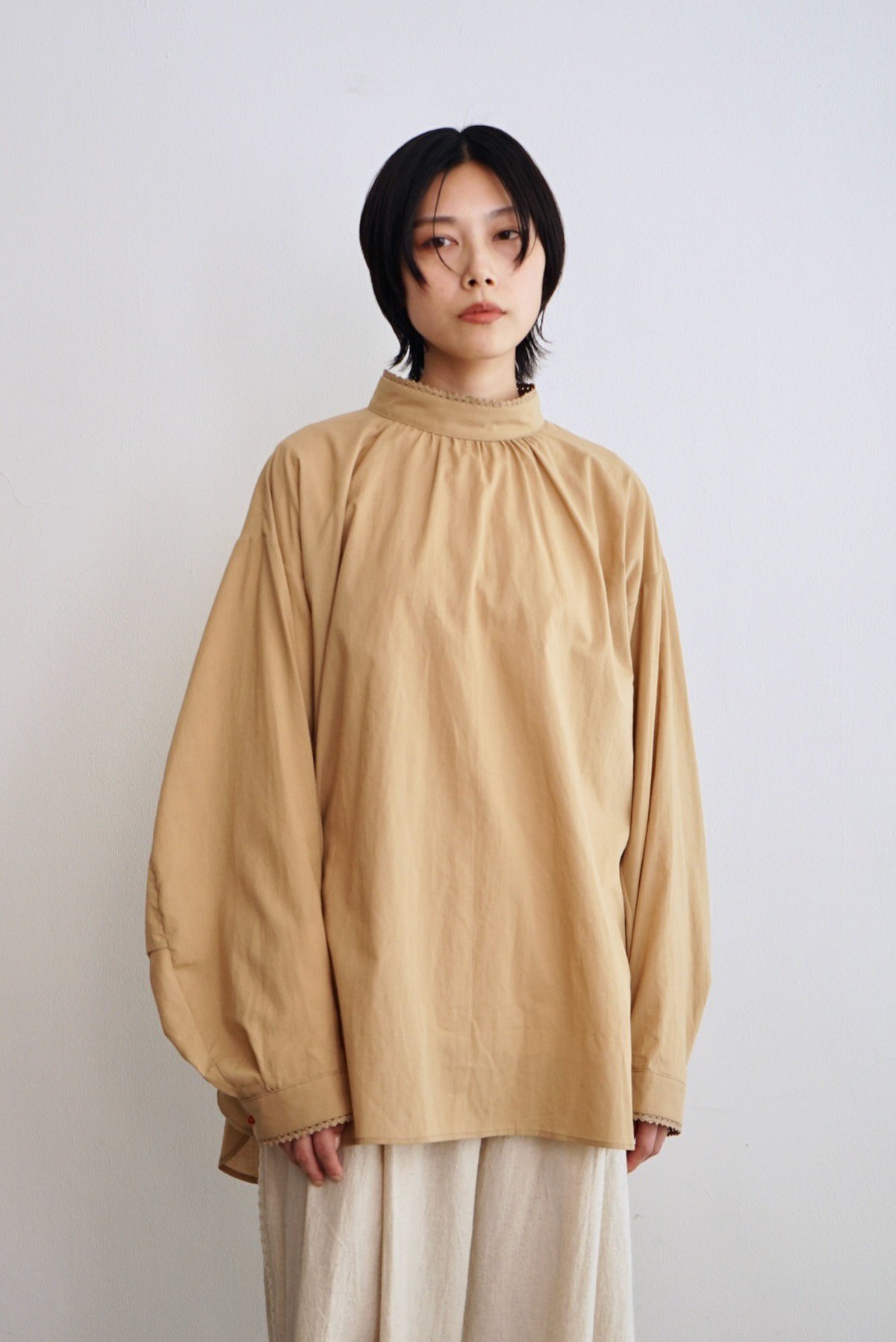 Natures of Conflict / Dolce Shirt / Beige