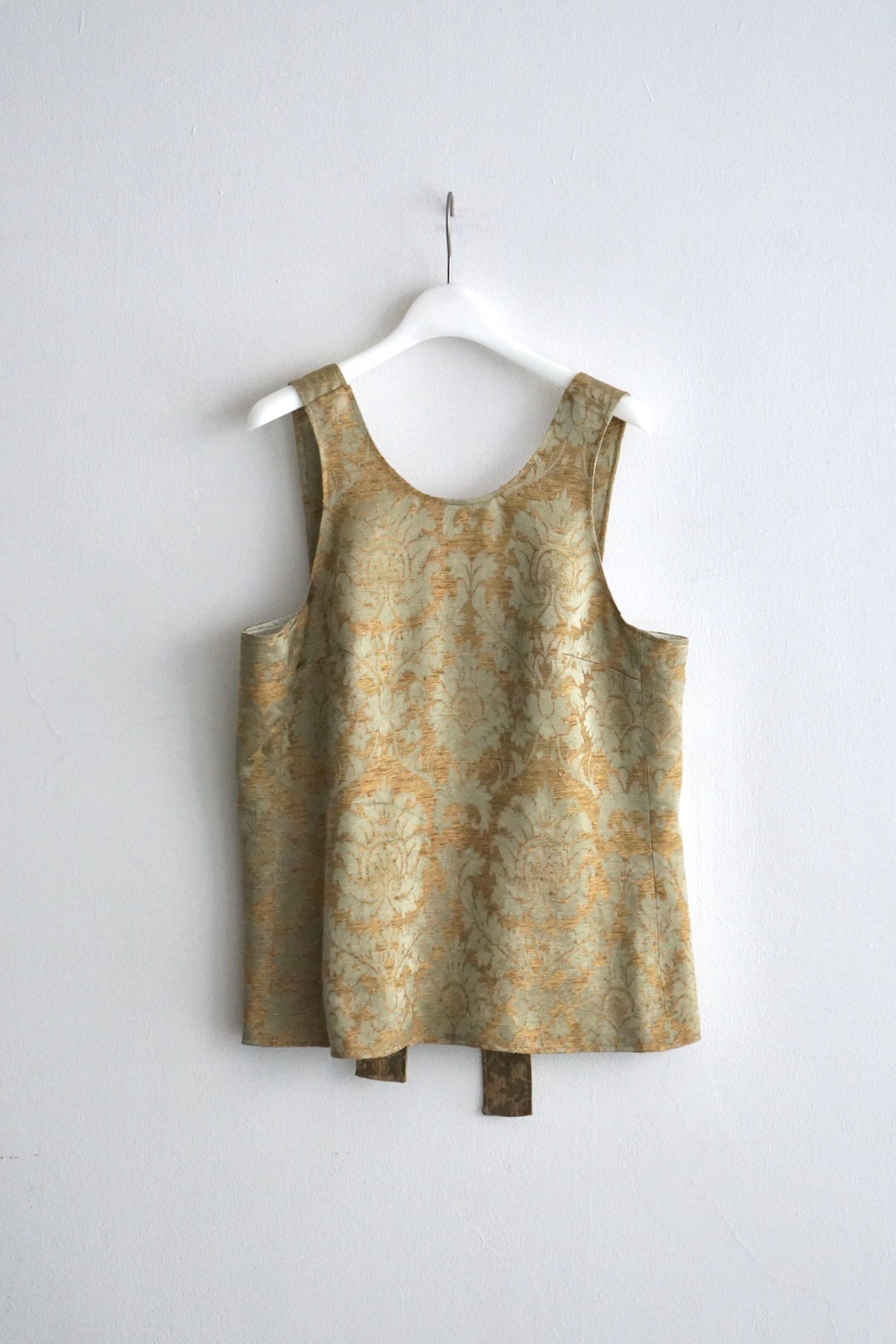 Natures of Conflict / Apron-Top / Gold Green