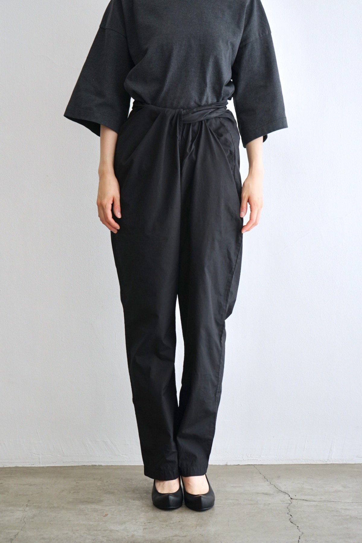 COSMIC WONDER / Suvin cotton broadcloth wrapped pants  /  Black