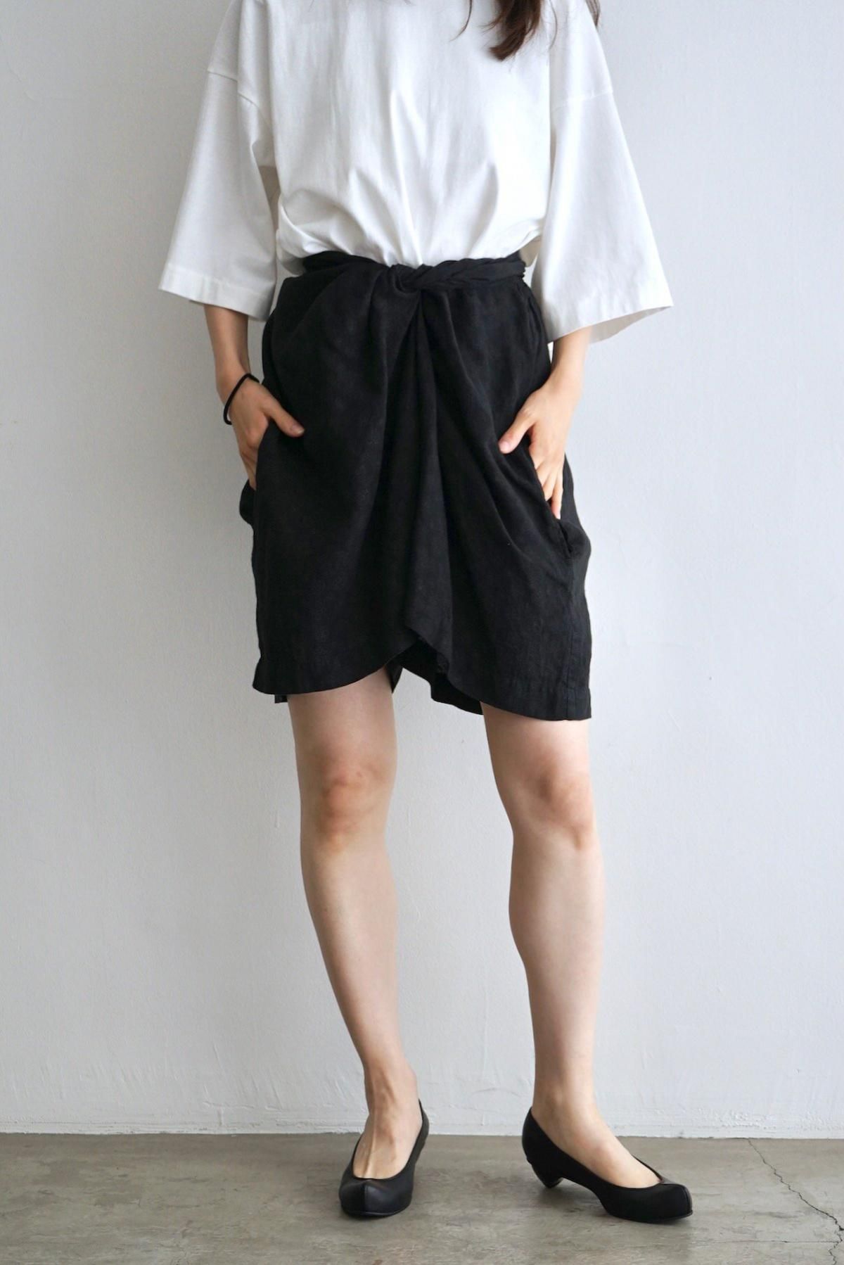 COSMIC WONDER / Old floral-patterned linen wrapped culotte pants / Black