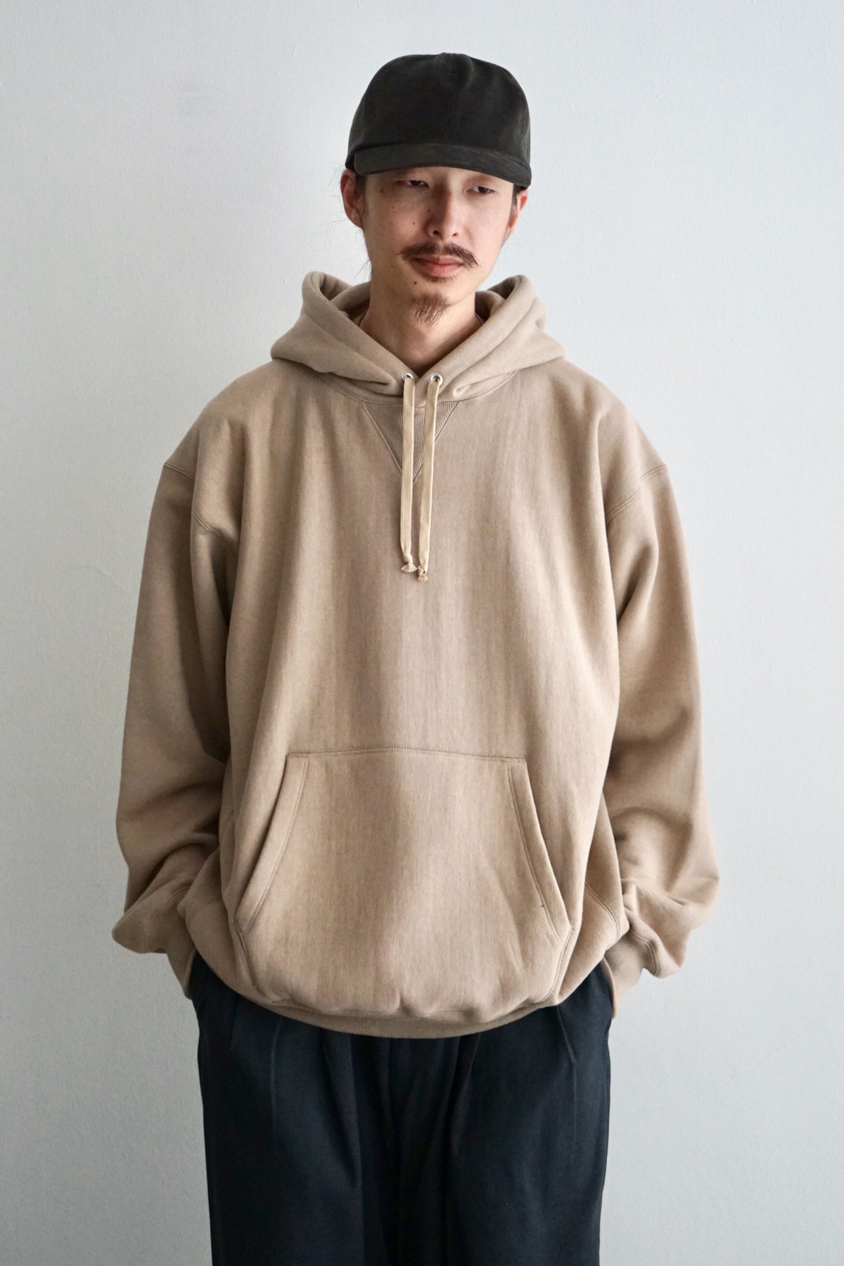 YOKO SAKAMOTO / Tsuriami Raglan Hoodie / Beige