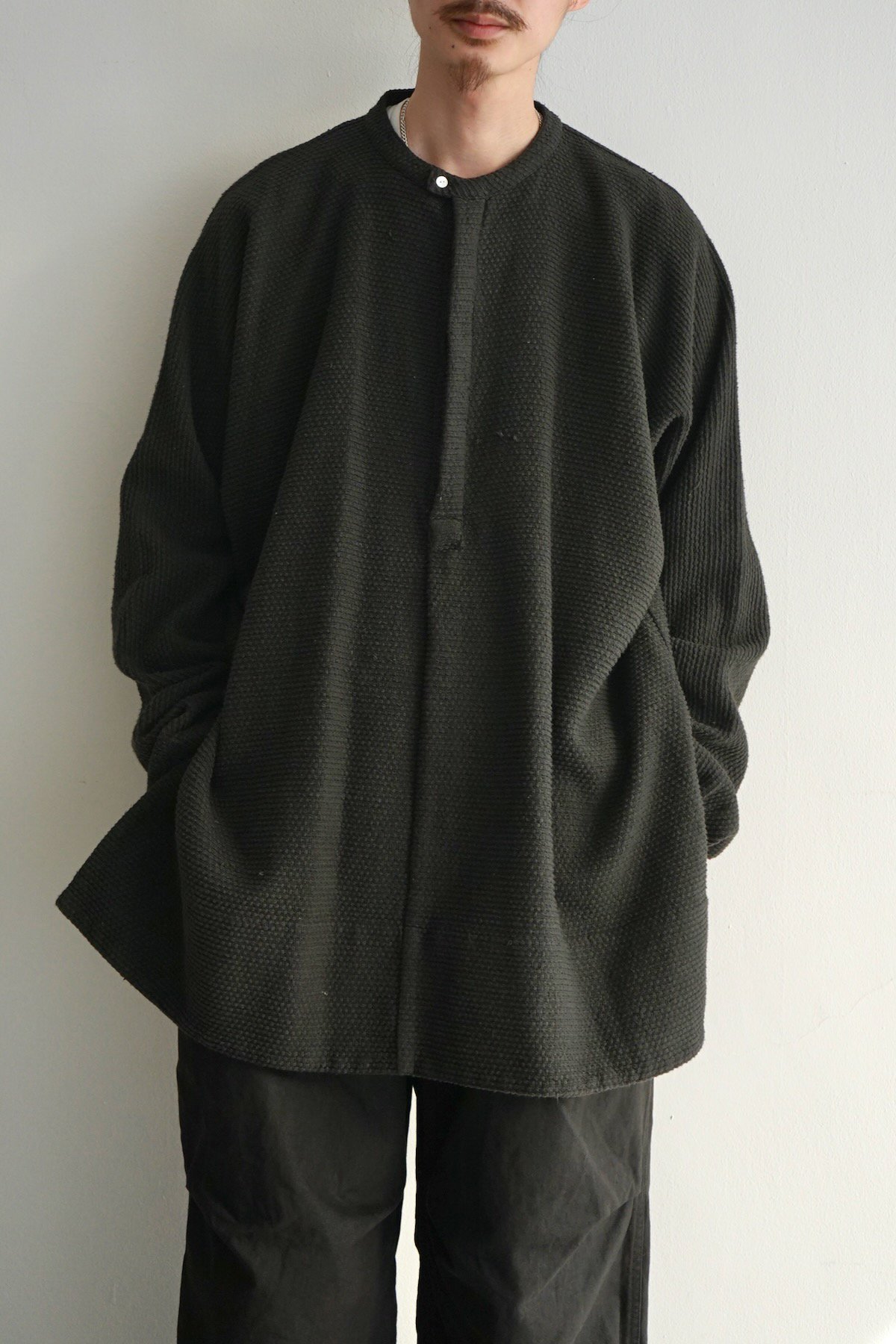 quitan / L/S Band-Collar Kaftan / Kakishibu (Black)