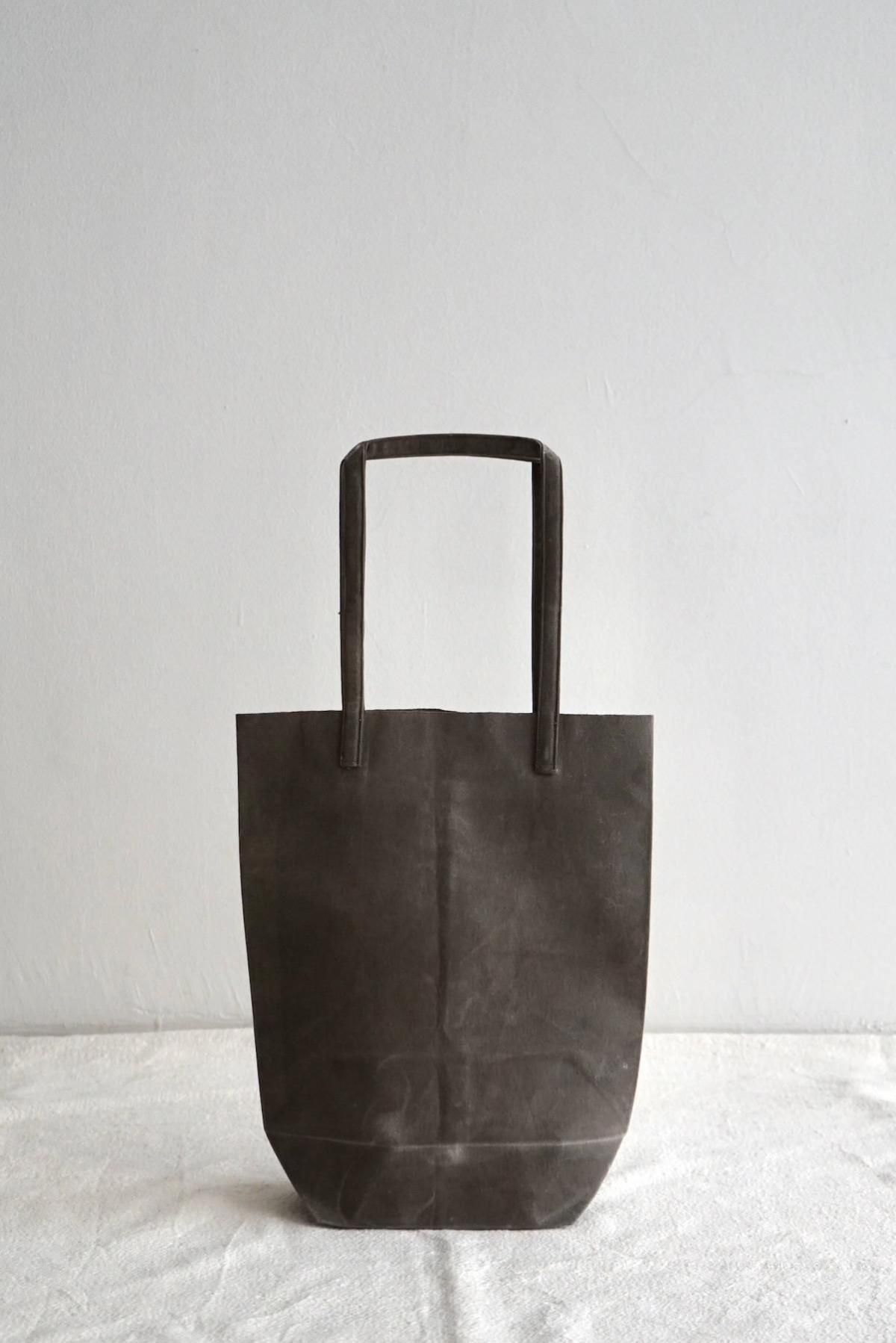 KAZUMI TAKIGAWA / Funagata Bag M(L) / D. Charcoal