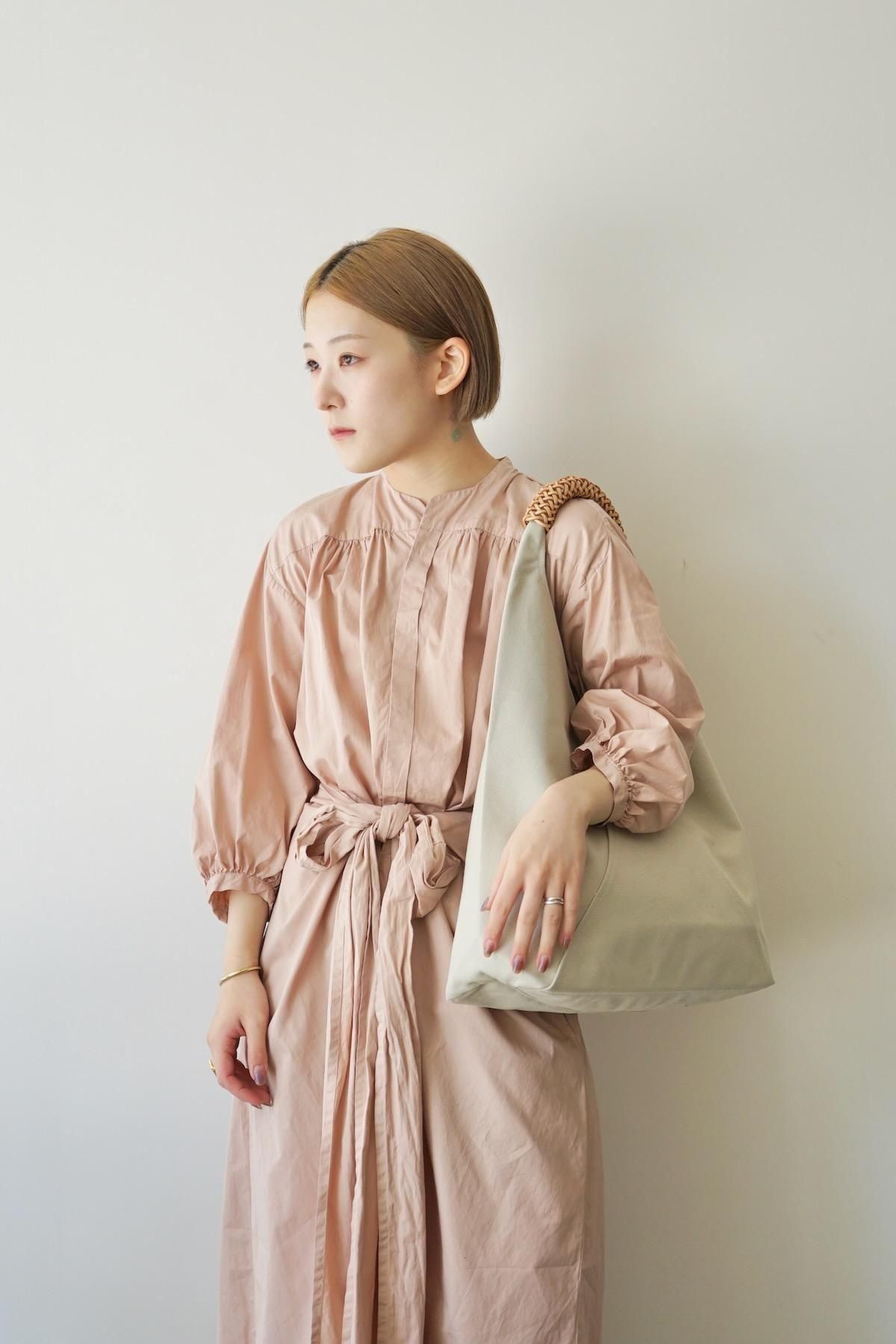 Kamaro'an / Woven Triangle Bag 58 / Ivory / Natural Handle