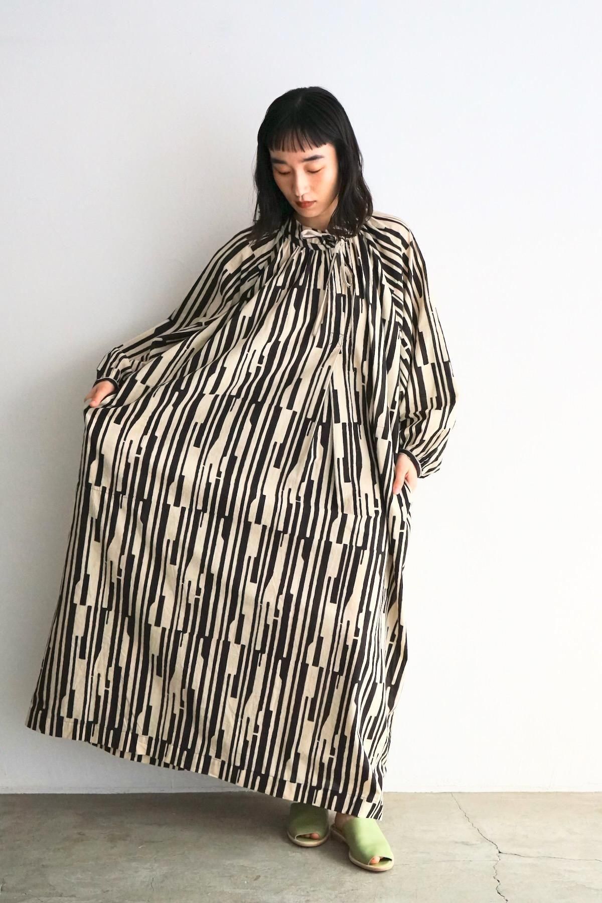 TADO / Rachana Dress / Black X Natural