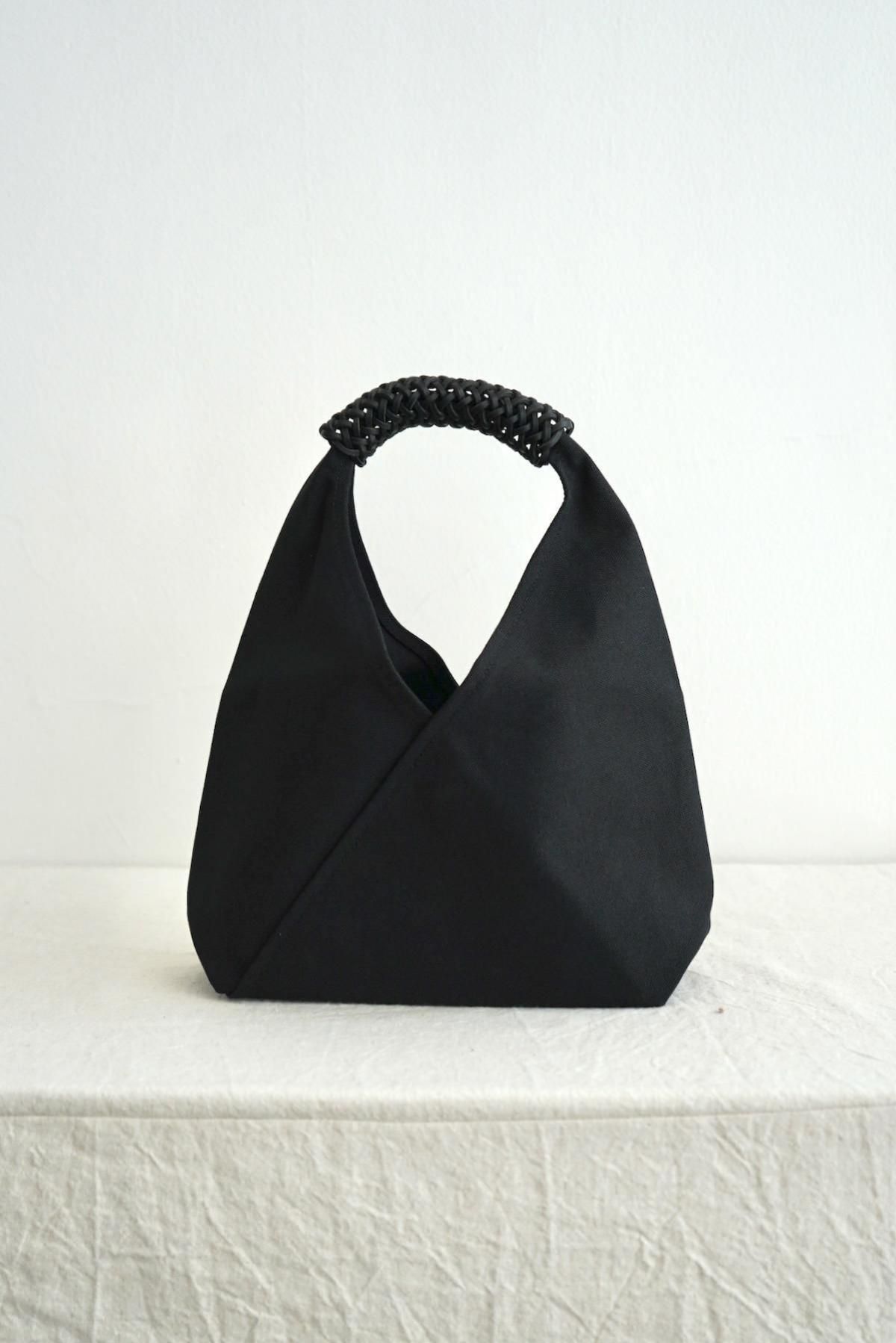 【美品】KAMARO’AN/Woven Triangle Bag 36 Kamaro'an / Woven Triangle Bag 36 / All - Black