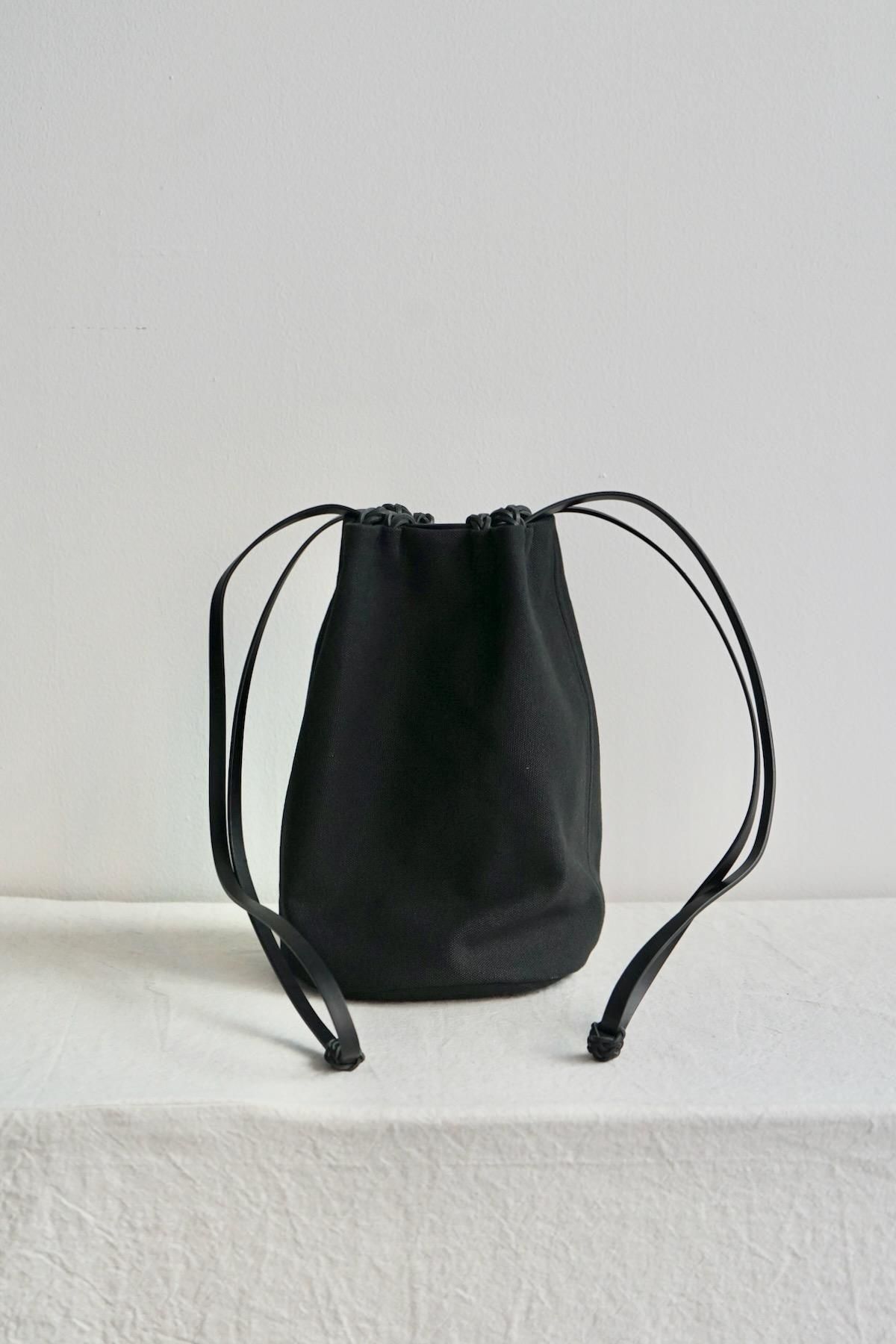 Kamaro'an / Woven Drawstring Bucket Bag / All-Black