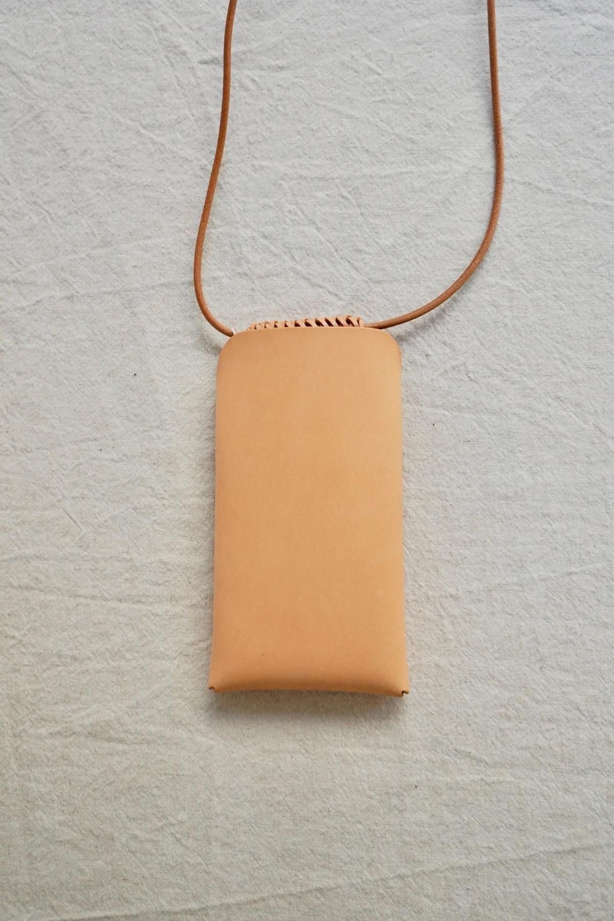Kamaro'an / Woven Iphone Pouch / Natural