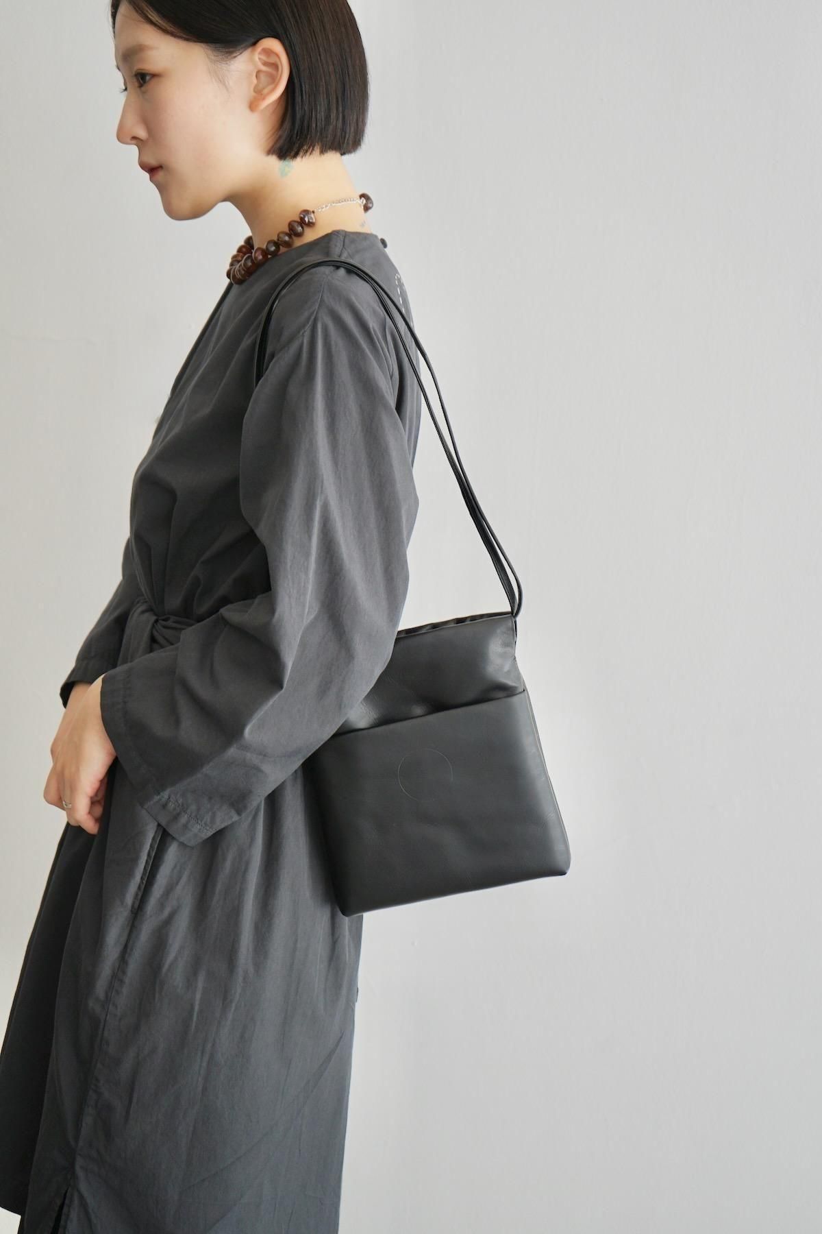 COSMIC WONDER / Light Leather drawstring bag / Black