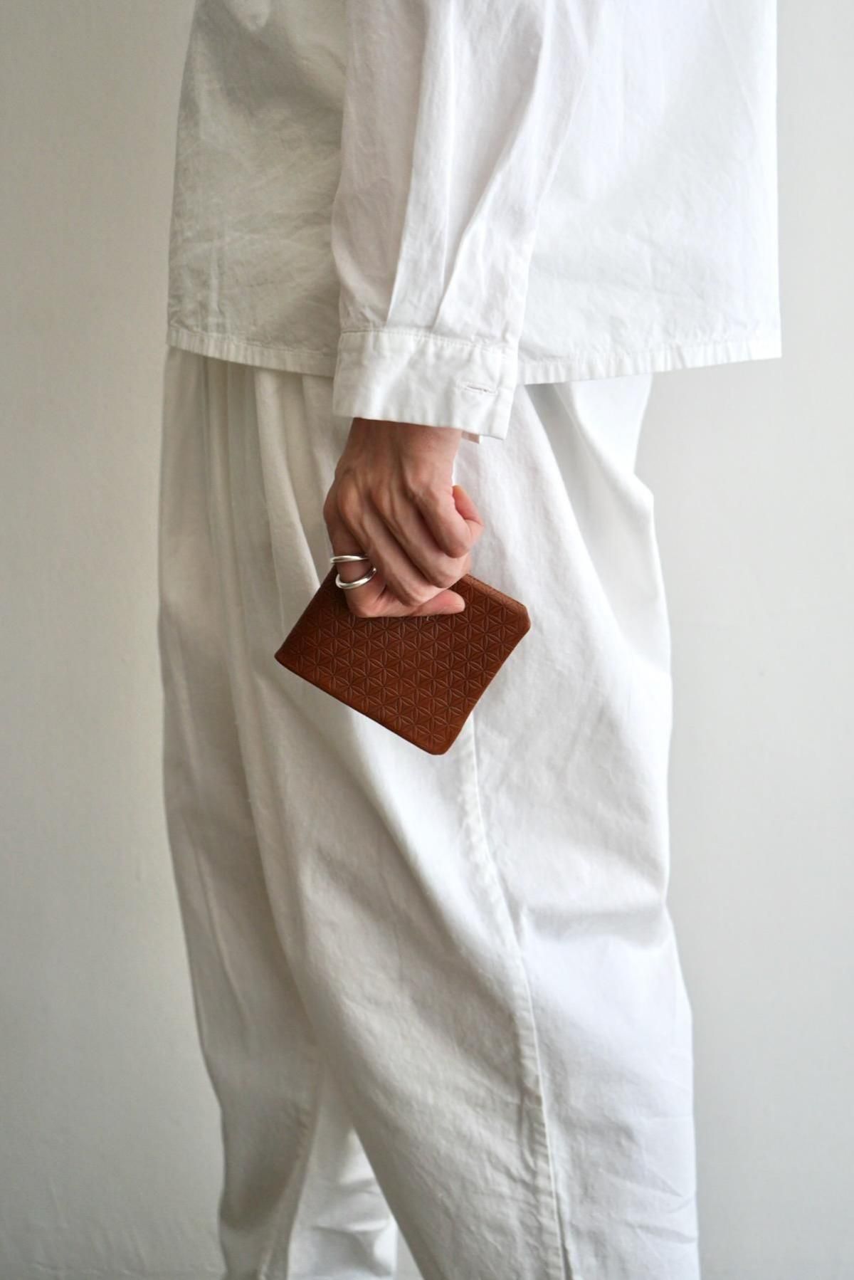 COSMIC WONDER /  FOL naturally-tanned leather bifold wallet / Brown
