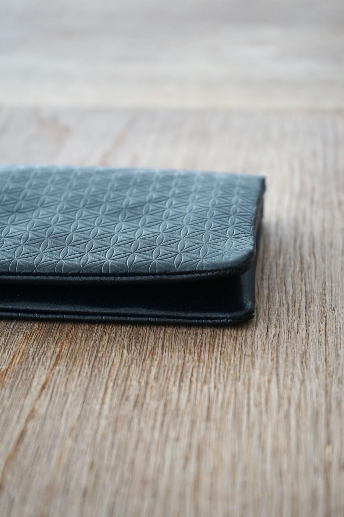 COSMIC WONDER /  FOL naturally-tanned leather wallet / Black