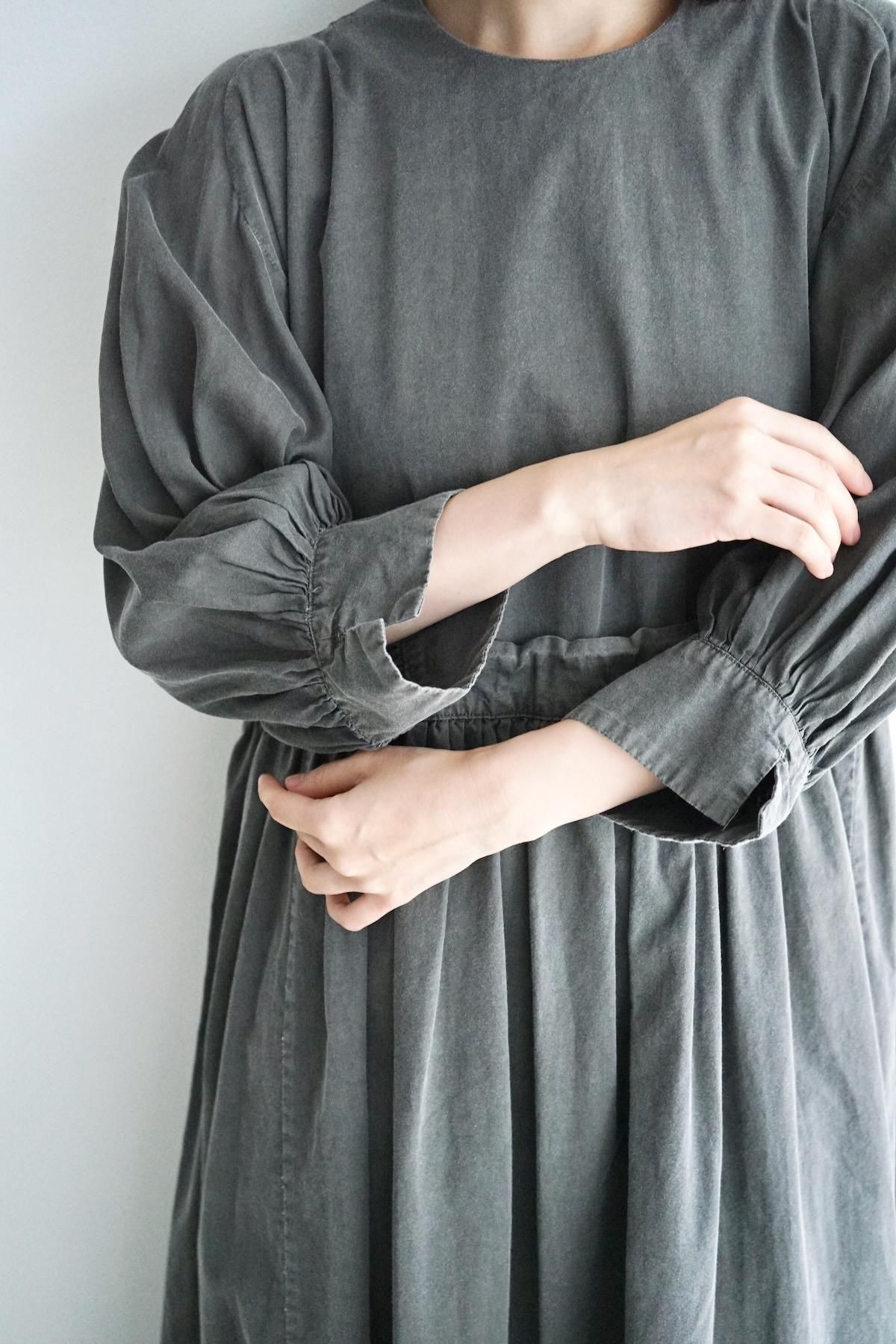 新品コズミックワンダーOrganic cotton farmer dress 黒 Organic cotton farmer dress・ Black – Une Fille Aux Cheveux