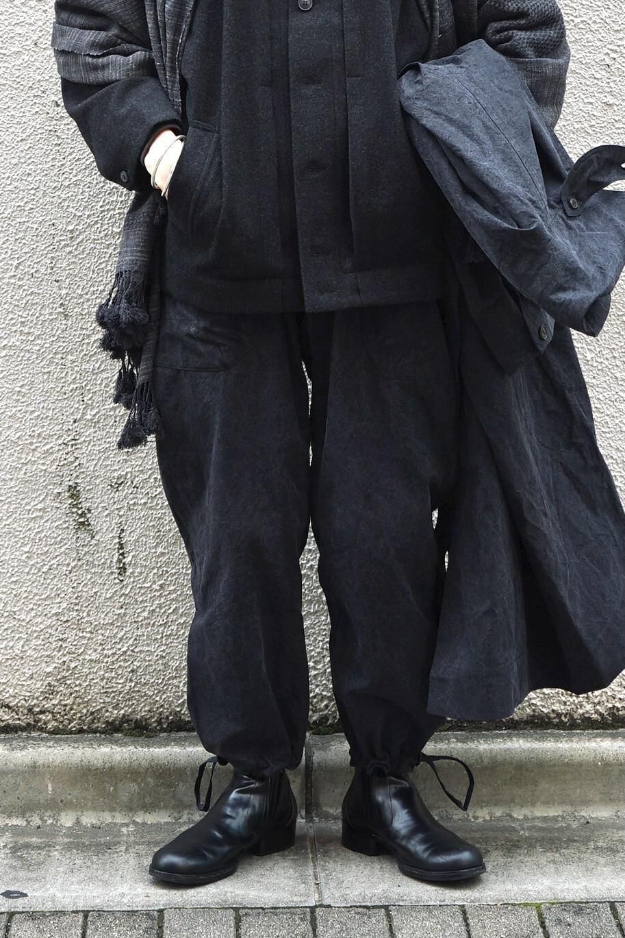 JAN JAN VAN ESSCHE / Loose Fit, Single Pleated Trousers With
Elastic Waistband / Black