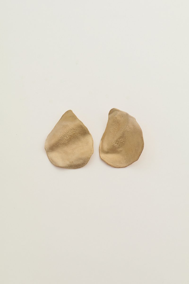 Irregular shape single earrings (gold)