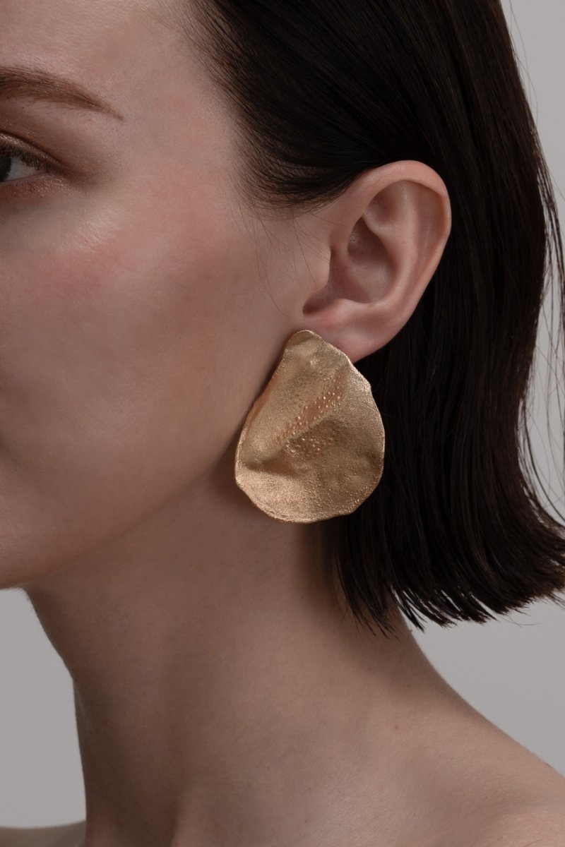 Irregular shape single earrings (gold)