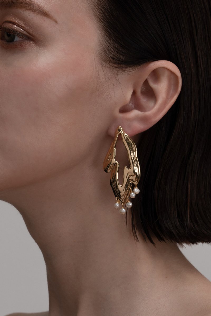 Freshwater pearl embellished earrings (gold)