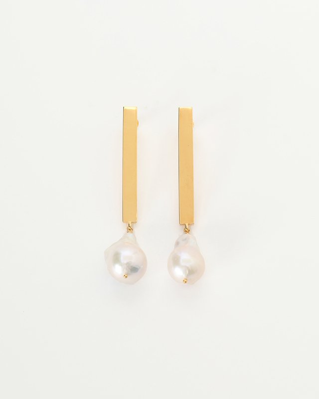 Baroque pearl stick earrings (gold)
