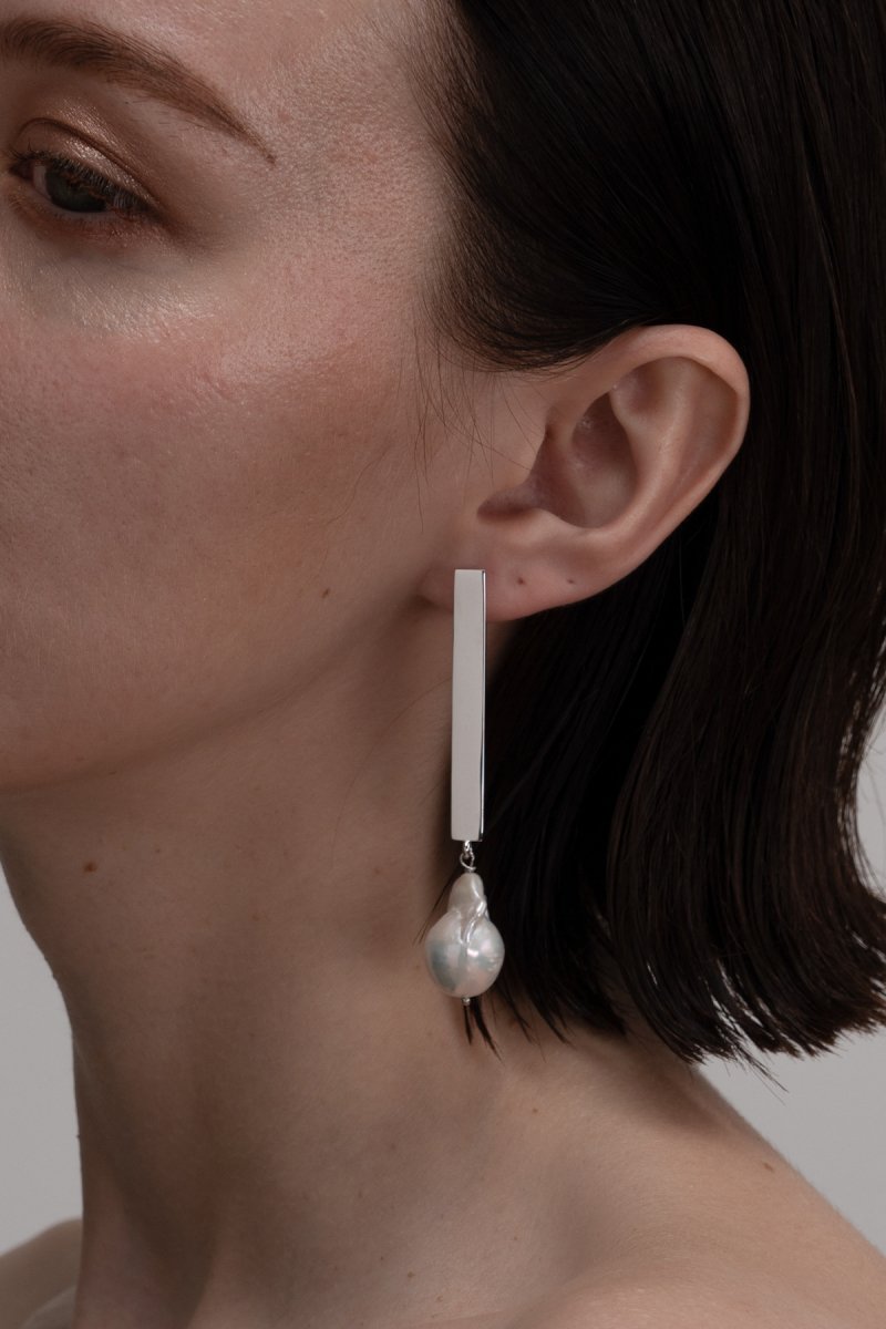 Baroque pearl stick earrings (silver)