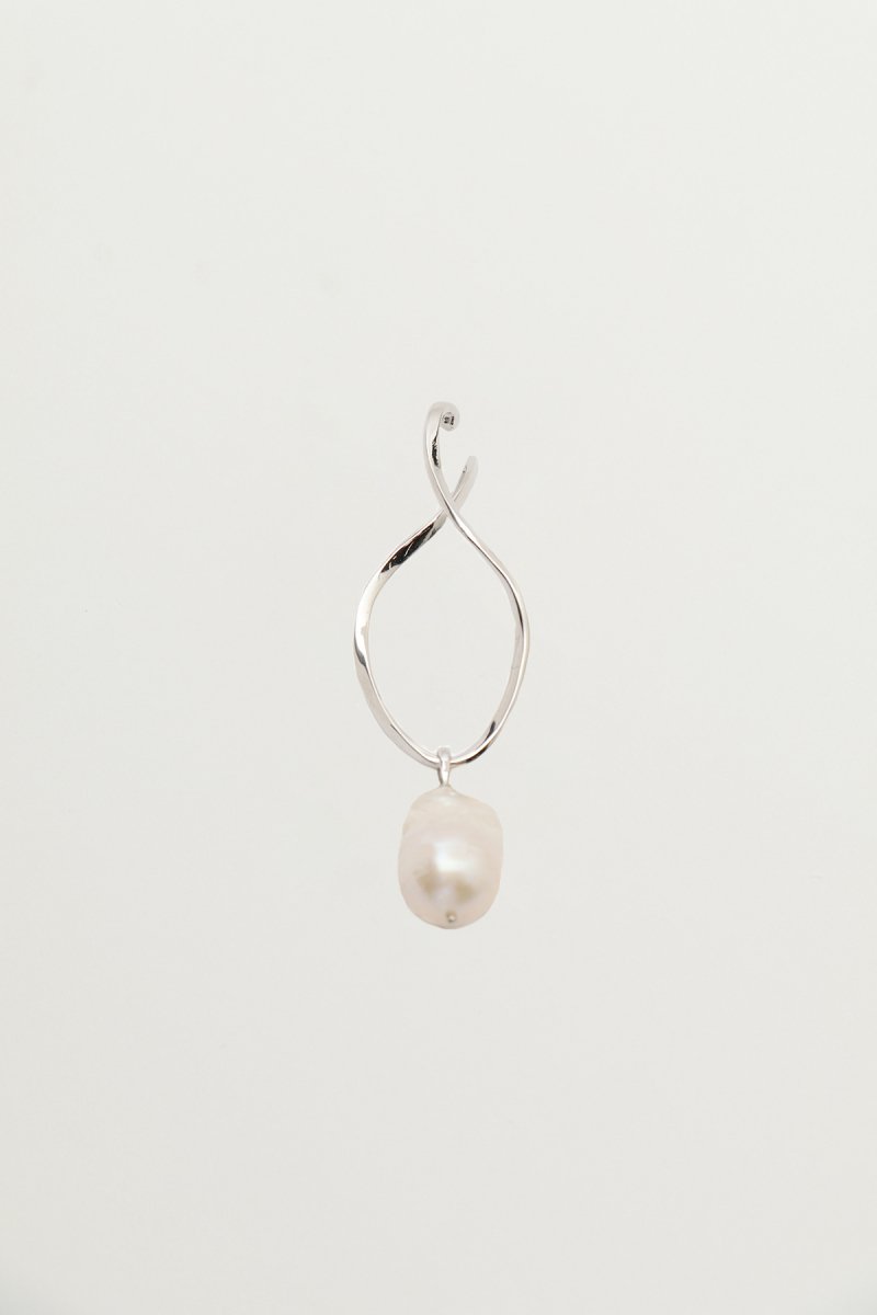 Baroque pearl twist wave ear cuff (Silver) - MARGE Online Shop