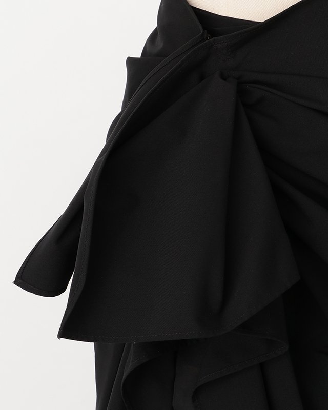 Twill & Matt satin drape maxi skirt (black)