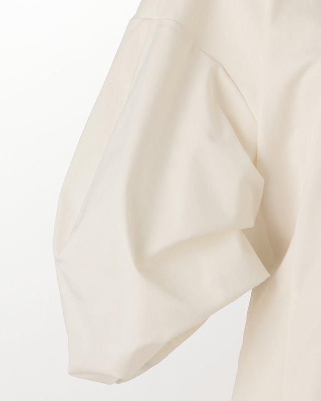 Twill tuck sleeve gown