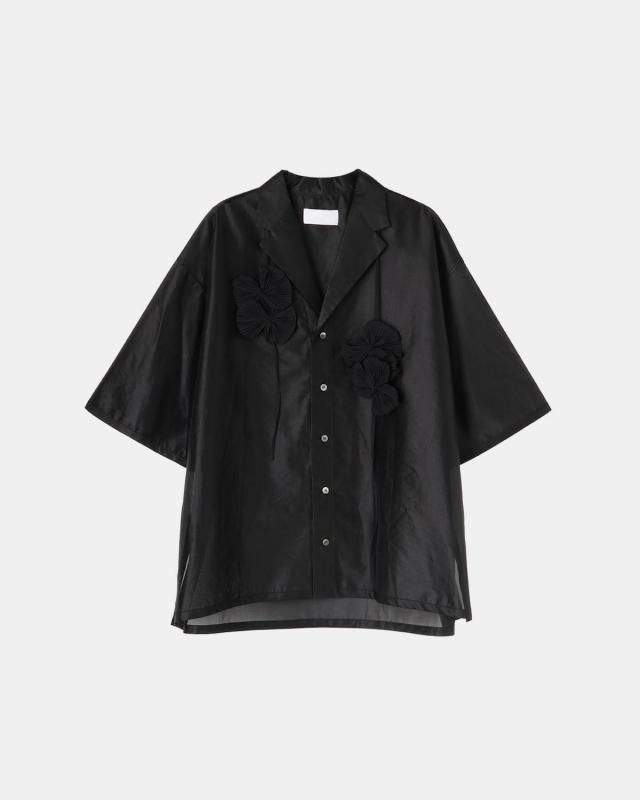 Calendar finishing open collar shirt (with necklace