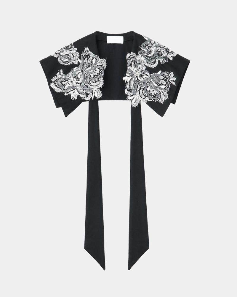 Wool lace-trimmed collar