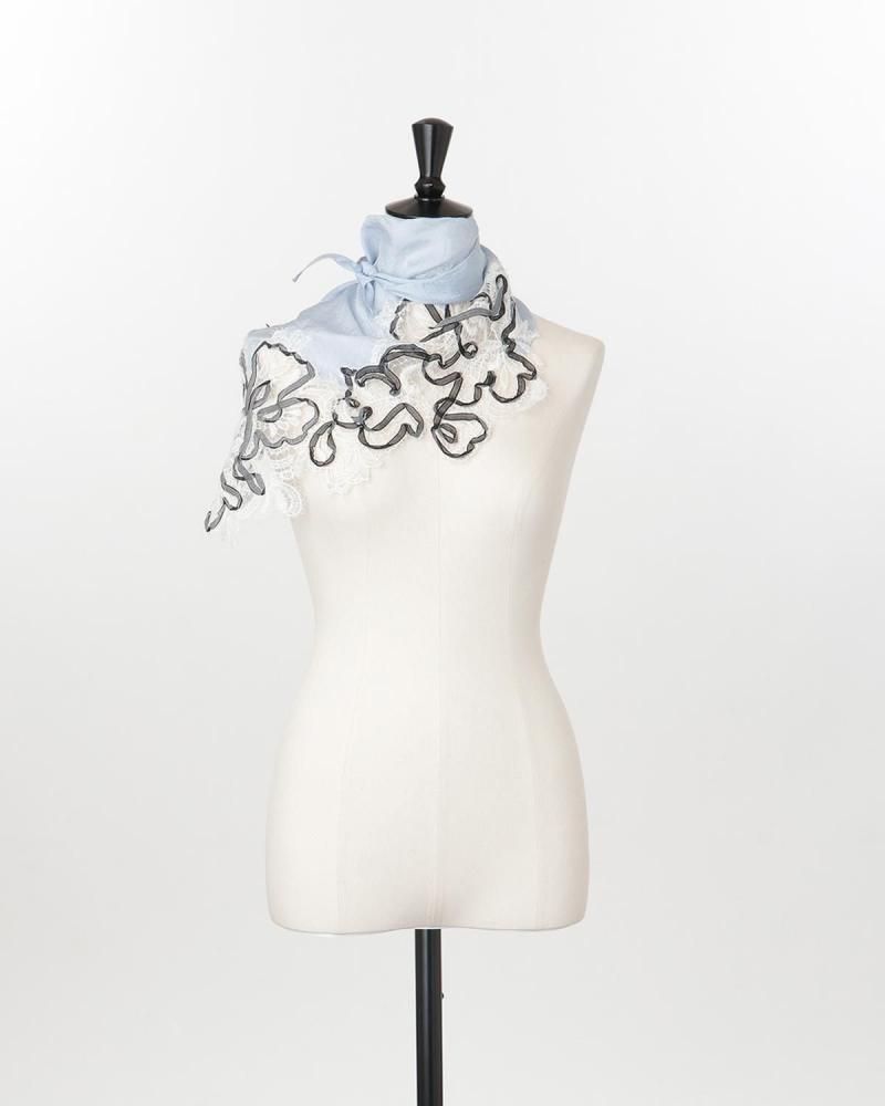 Lace-trimmed scarf