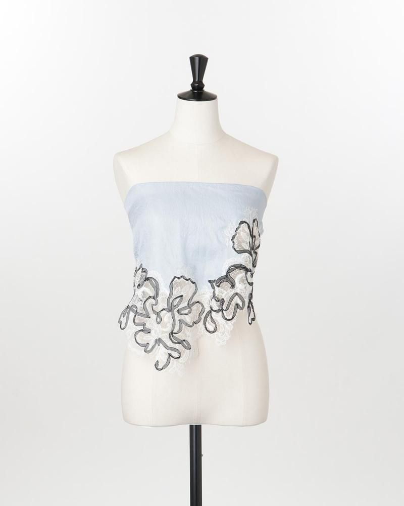 Lace-trimmed scarf