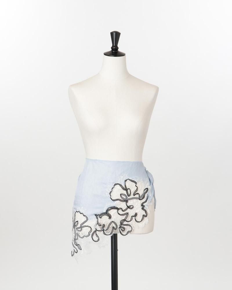 Lace-trimmed scarf