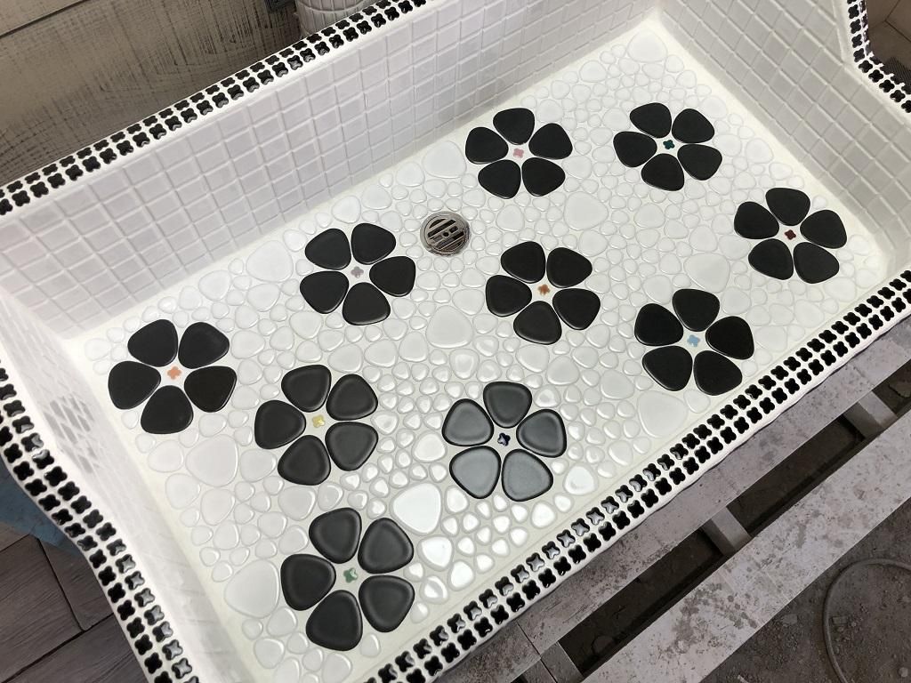 ブラックフラワーのモノトーン大人可愛いシンク（（Mサイズ