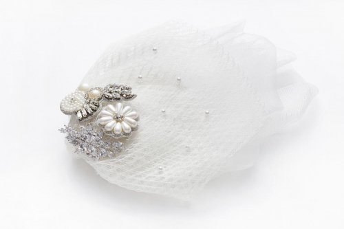 TULLE HEAD DRESS PEARL BIJOU