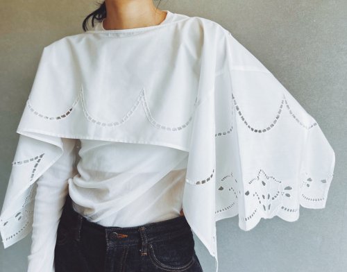 <img class='new_mark_img1' src='https://img.shop-pro.jp/img/new/icons4.gif' style='border:none;display:inline;margin:0px;padding:0px;width:auto;' />original lace cape
