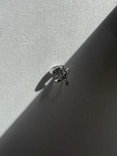 <img class='new_mark_img1' src='https://img.shop-pro.jp/img/new/icons4.gif' style='border:none;display:inline;margin:0px;padding:0px;width:auto;' />chain earcuff