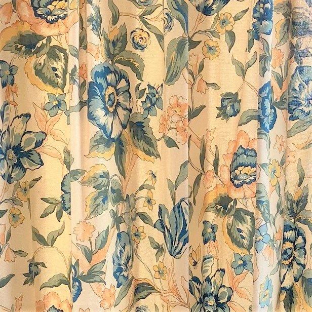 綿100%生地にお花柄の厚地カーテン（スペイン製）オーダーカーテン