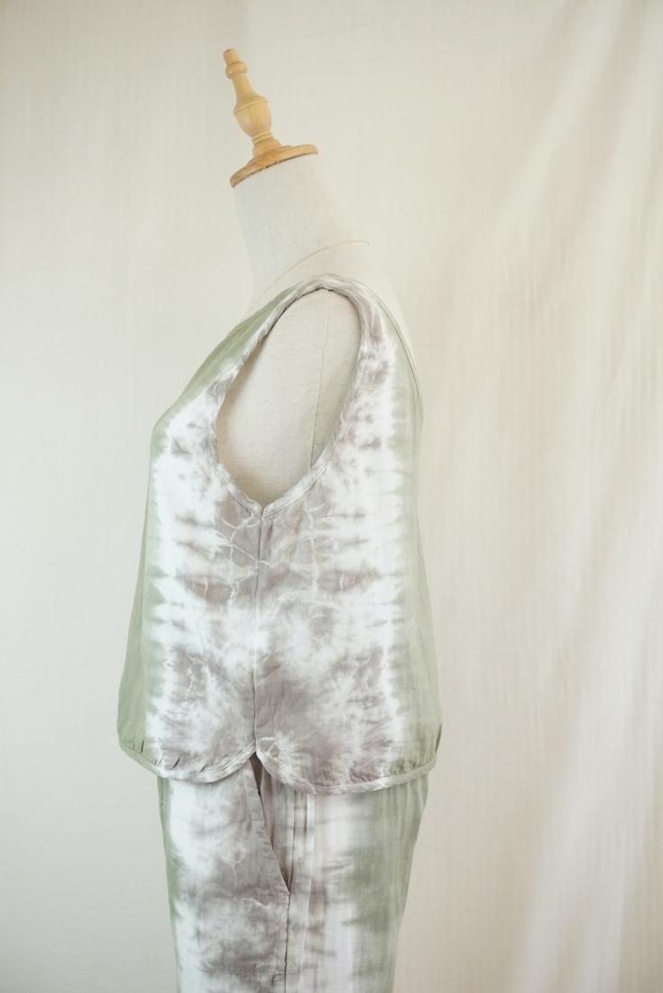W gauze Back Open Tank Greentea x Taupe  