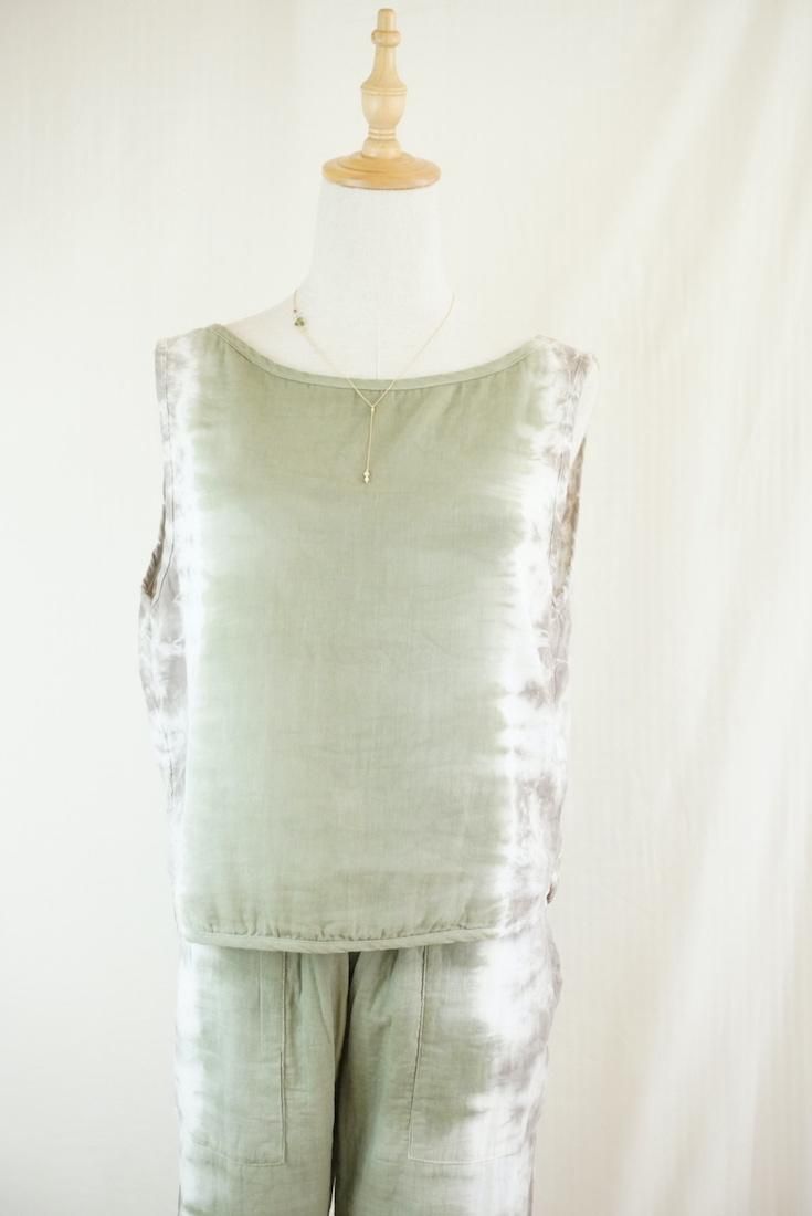 W gauze Back Open Tank “Greentea x Taupe  ”