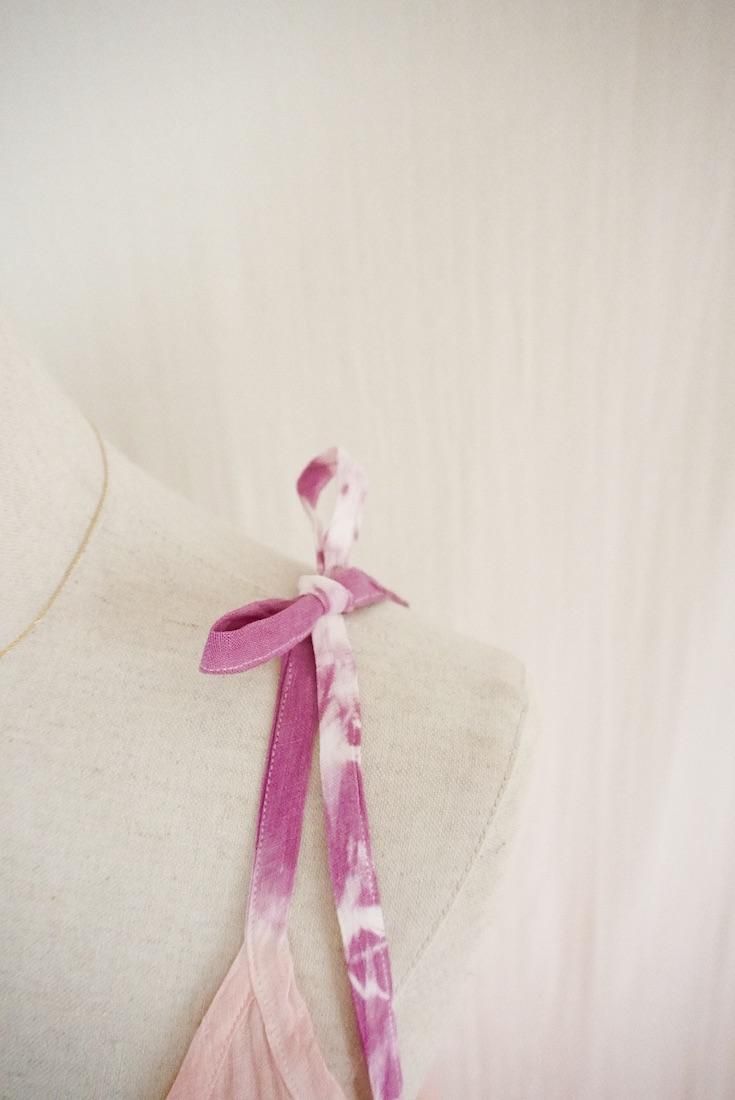 French Linen Ribbon camisole op Pinkbeige x Peony 