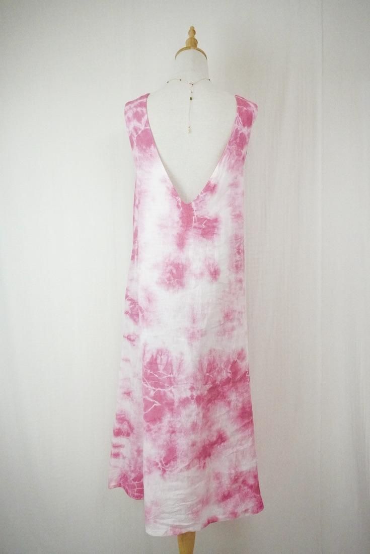 French Linen Back open op Bougainvillea