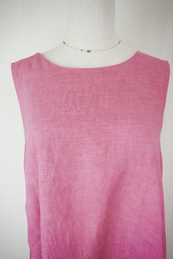 French Linen Back open op Bougainvillea