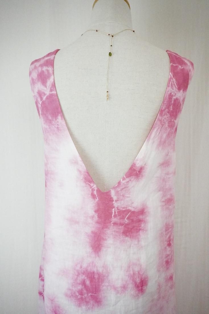 French Linen Back open op Bougainvillea